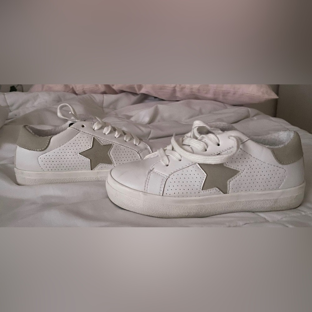 Steve Madden Sneakers